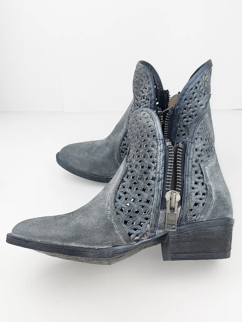 Corral Circle G Gray Distressed Cutout Ankle Booties NWOT - Picture 9 of 11